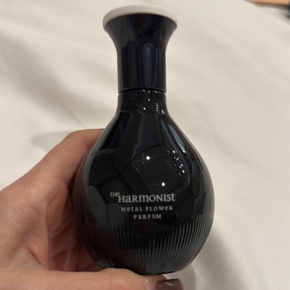 The Harmonist Black Perfume Bottle
